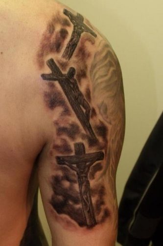 tatuajes de crucifijos11