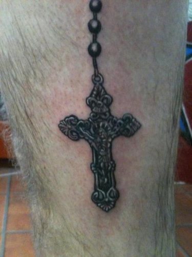 tatuajes de crucifijos7