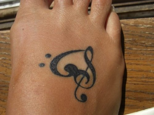 tatuajes-pequenos-de-notas-musicales-54