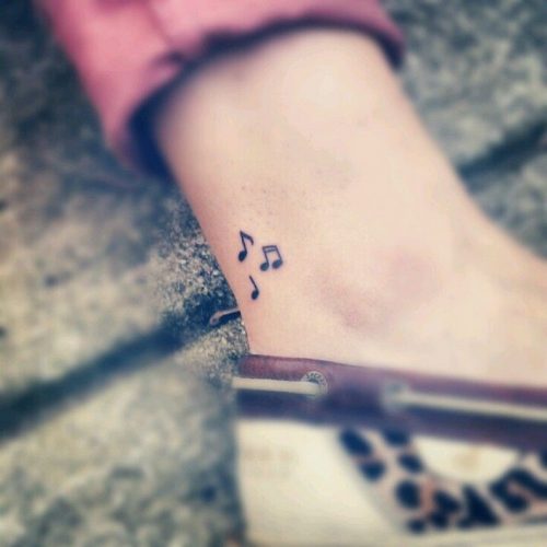 tatuajes-pequenos-de-notas-musicales-65